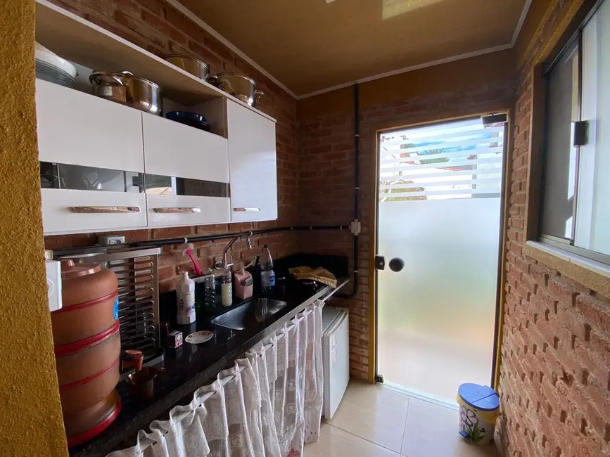 Casa com 4 quartos à venda, 115m2 em Sao Lourenco - MG - imagem 4 Foto 4 de Casa com 4 quartos à venda, 115m2 em Sao Lourenco - MG