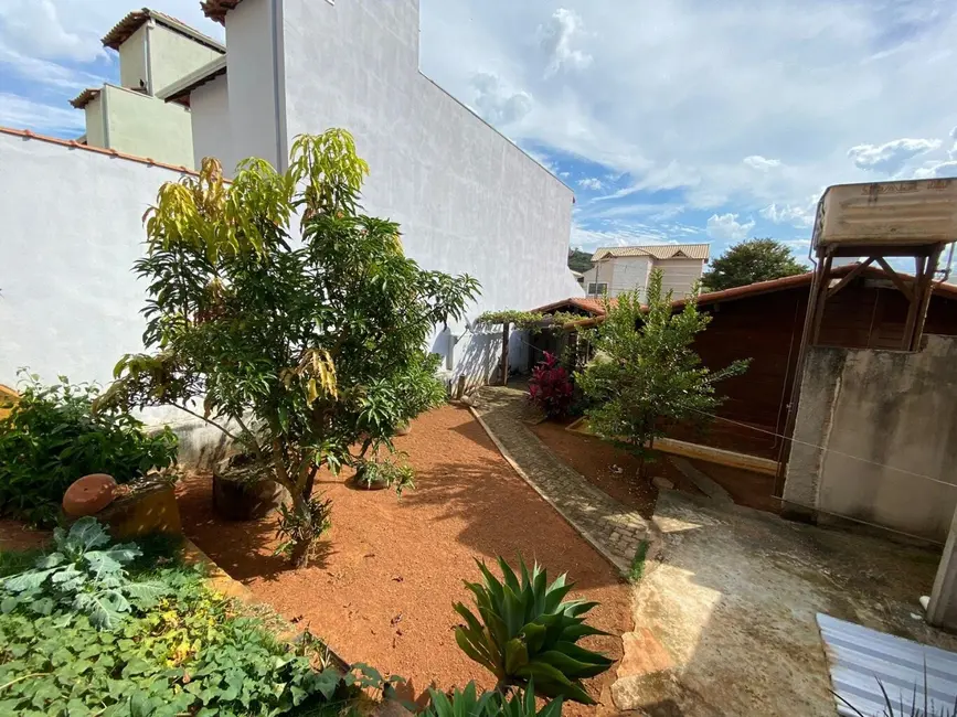 Casa com 4 quartos à venda, 115m2 em Sao Lourenco - MG - imagem 6 Foto 6 de Casa com 4 quartos à venda, 115m2 em Sao Lourenco - MG