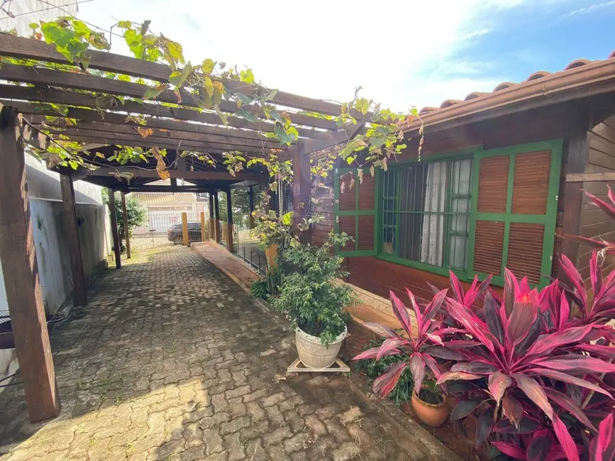 Casa com 4 quartos à venda, 115m2 em Sao Lourenco - MG - imagem 7 Foto 7 de Casa com 4 quartos à venda, 115m2 em Sao Lourenco - MG