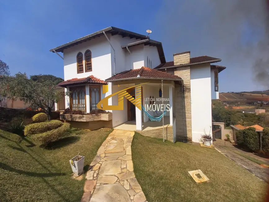Foto 1 de Casa com 6 quartos à venda, 716m2 em Sao Lourenco - MG