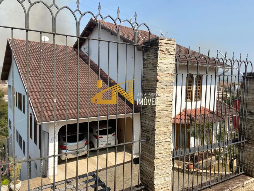 Foto 2 de Casa com 6 quartos à venda, 716m2 em Sao Lourenco - MG