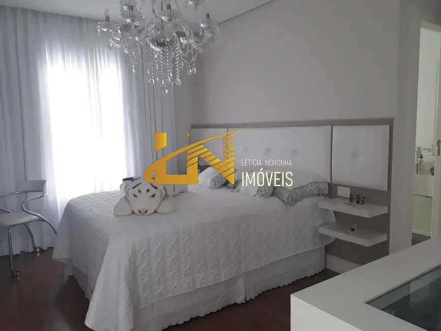 Foto 2 de Casa com 4 quartos à venda, 250m2 em Sao Lourenco - MG