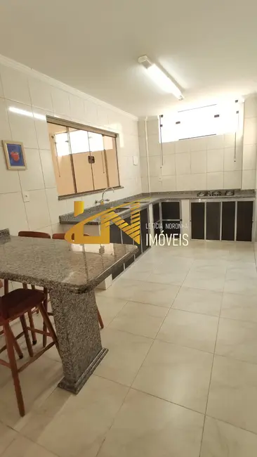 Foto 6 de Casa com 3 quartos à venda, 250m2 em Sao Lourenco - MG
