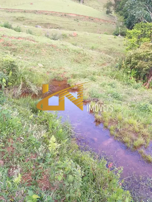 Foto 3 de Sítio / Rancho com 3 quartos à venda, 200m2 em Baependi - MG