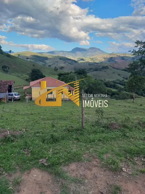 Foto 2 de Sítio / Rancho com 3 quartos à venda, 200m2 em Baependi - MG