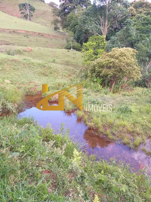 Foto 4 de Sítio / Rancho com 3 quartos à venda, 200m2 em Baependi - MG