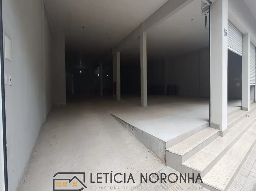 Foto 2 de Sala Comercial para alugar, 307m2 em Centro, Sao Lourenco - MG