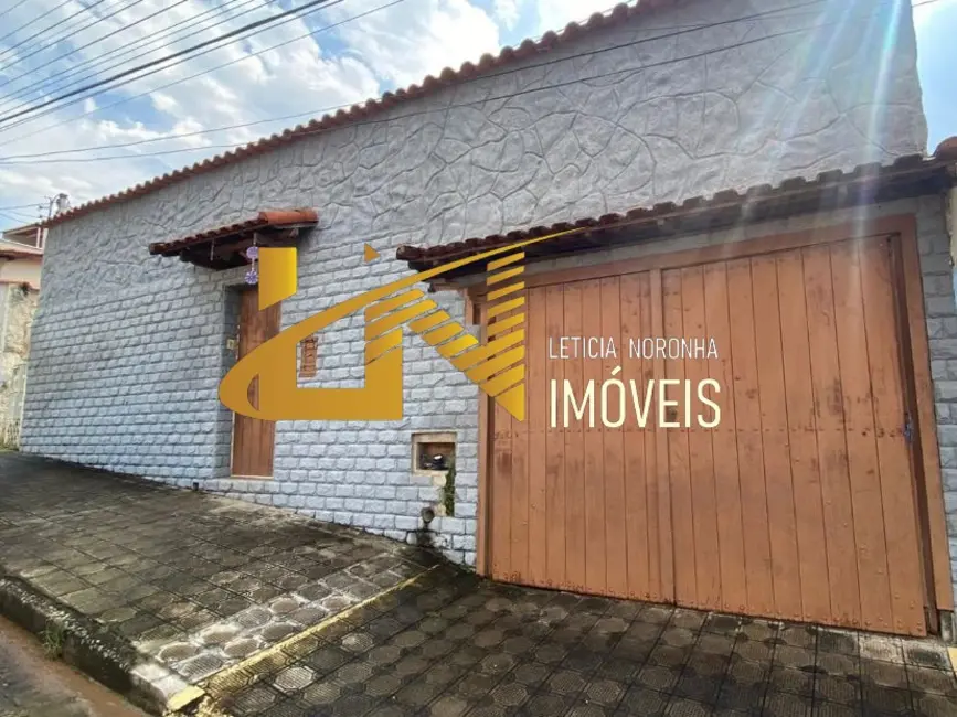 Foto 2 de Casa com 3 quartos à venda, 231m2 em Sao Lourenco - MG