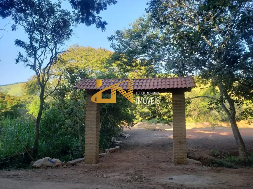 Foto 1 de Terreno / Lote à venda, 2000m2 em Dom Vicoso - MG
