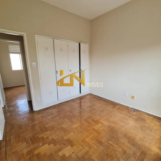 Apartamento com 3 quartos para alugar, 115m2 em Centro, Sao Lourenco - MG - imagem 9 Foto 9 de Apartamento com 3 quartos para alugar, 115m2 em Centro, Sao Lourenco - MG