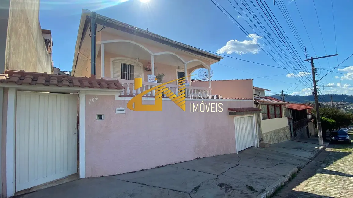 Foto 2 de Casa com 3 quartos à venda, 154m2 em Centro, Sao Lourenco - MG