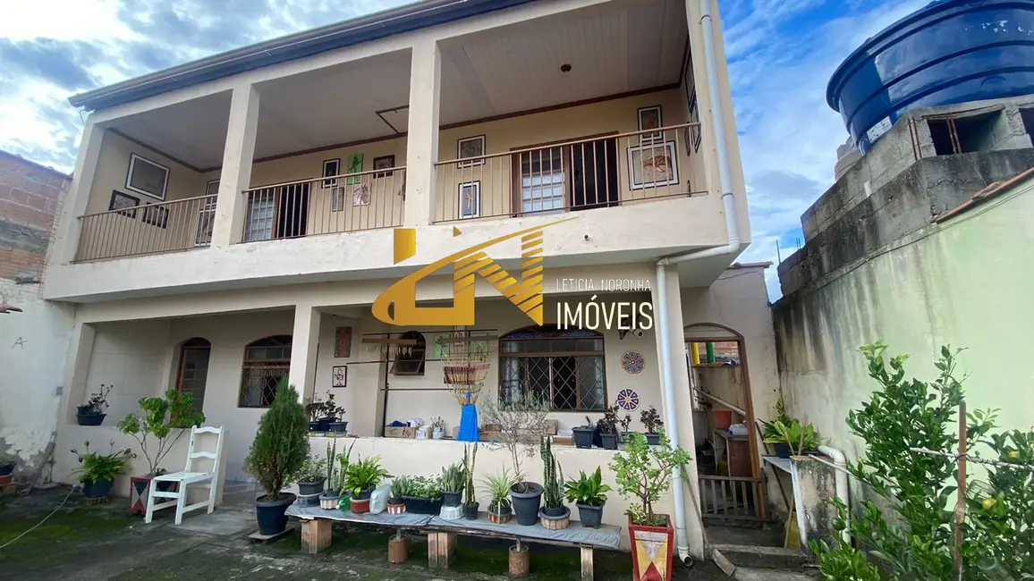 Foto 1 de Casa com 3 quartos à venda, 139m2 em Sao Lourenco - MG