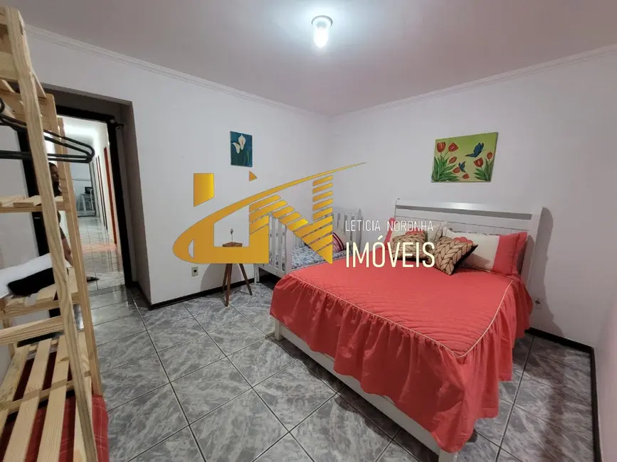 Foto 4 de Casa com 5 quartos à venda, 138m2 em Sao Lourenco - MG
