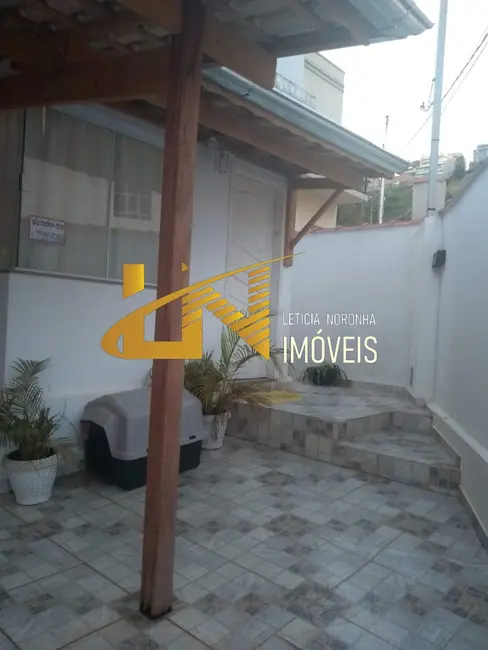 Foto 1 de Casa com 2 quartos à venda, 60m2 em Sao Lourenco - MG