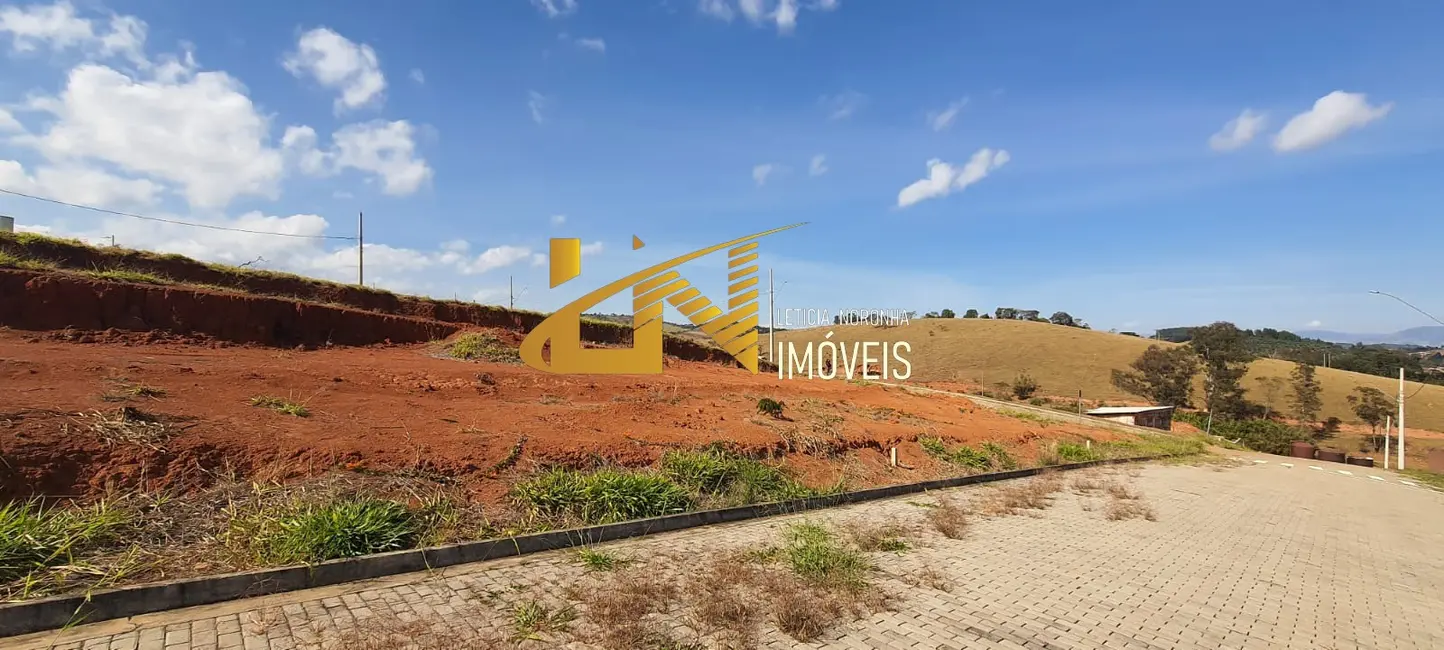 Foto 2 de Terreno / Lote à venda, 335m2 em Sao Lourenco - MG