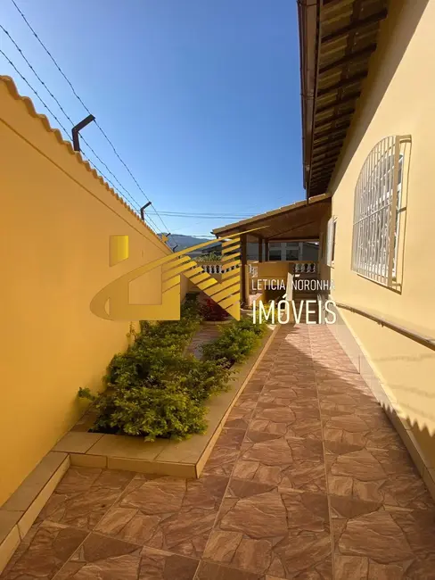 Foto 5 de Casa com 4 quartos à venda, 185m2 em Sao Lourenco - MG