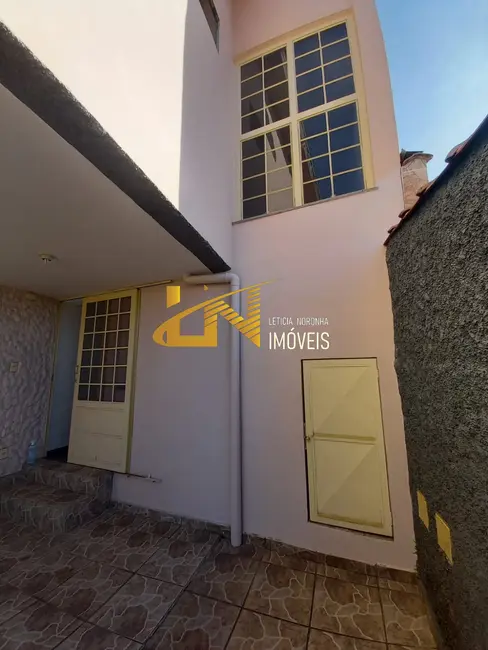 Foto 3 de Casa com 3 quartos à venda, 169m2 em Sao Lourenco - MG