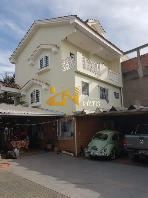 Foto 2 de Casa com 4 quartos à venda, 169m2 em Sao Lourenco - MG