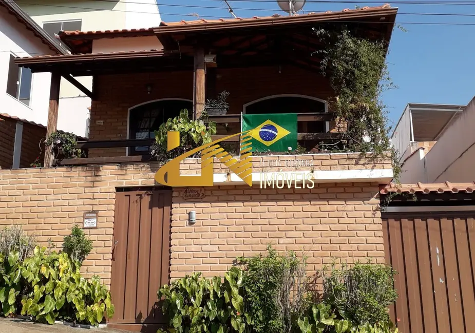 Foto 1 de Casa com 2 quartos à venda, 122m2 em Sao Lourenco - MG