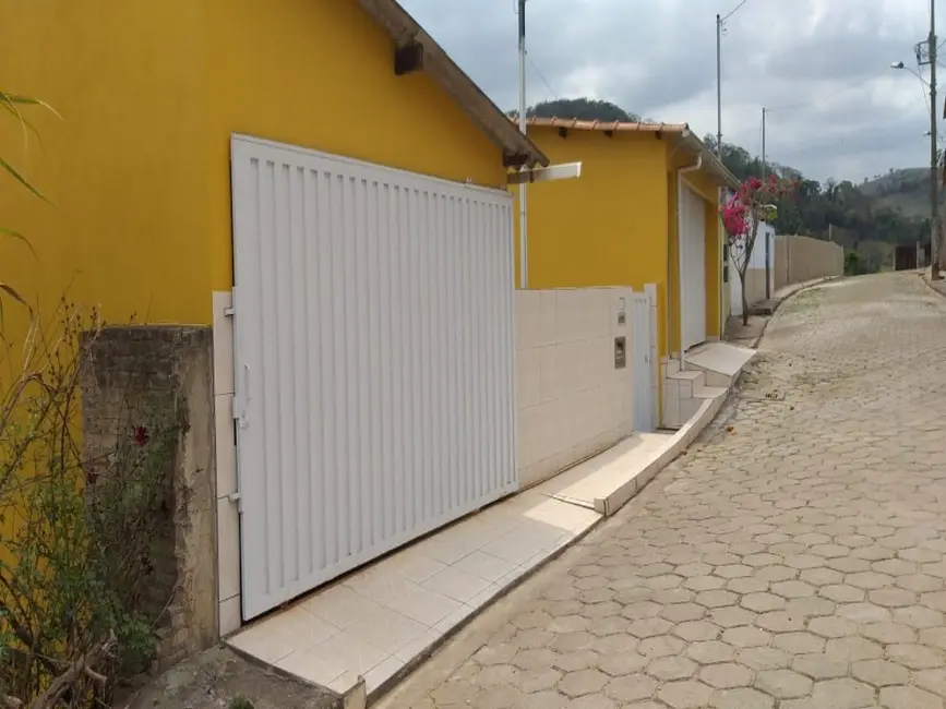 Foto 2 de Casa com 4 quartos à venda, 150m2 em Sao Lourenco - MG