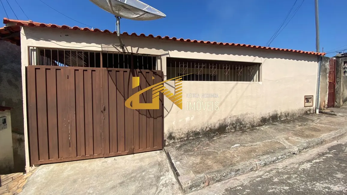 Foto 1 de Casa com 2 quartos à venda, 42m2 em Sao Lourenco - MG