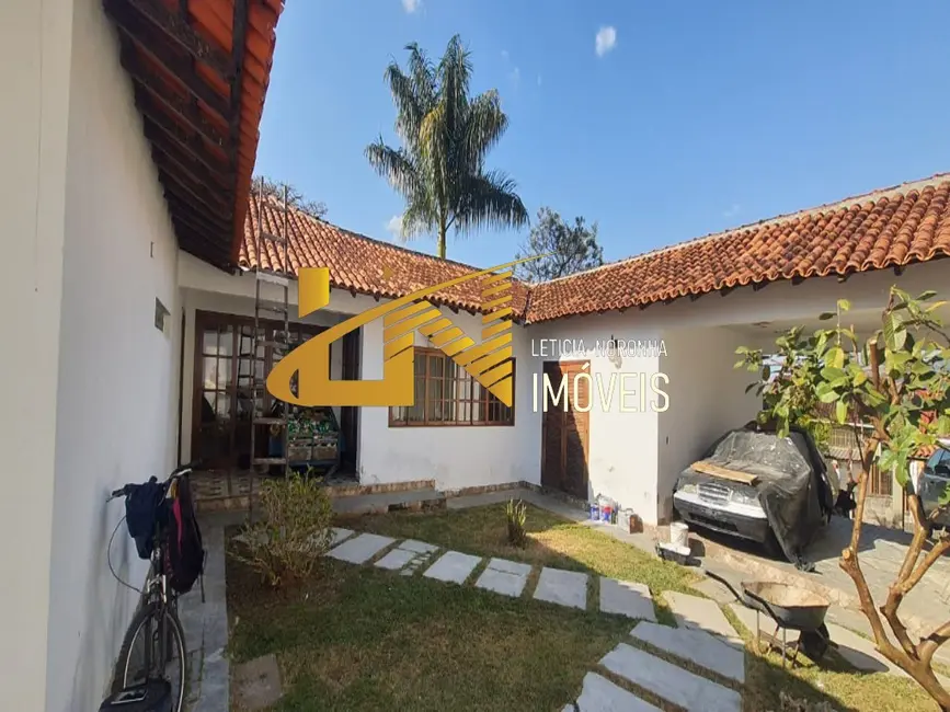 Foto 2 de Casa com 3 quartos à venda, 294m2 em Sao Lourenco - MG