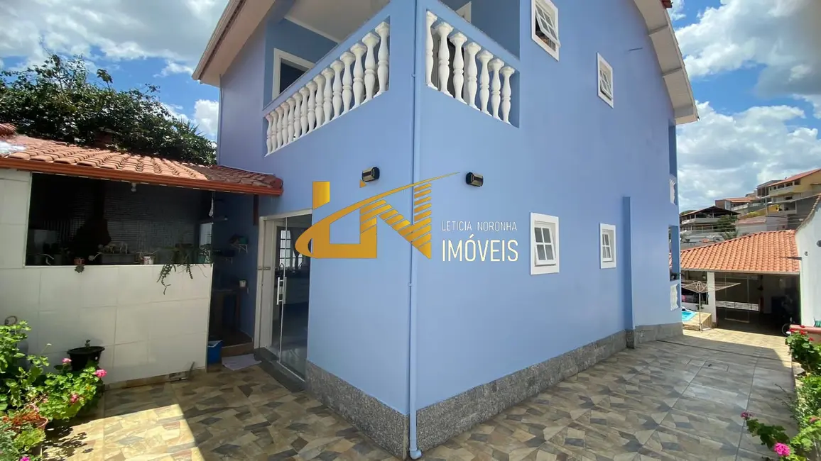 Foto 6 de Casa com 4 quartos à venda, 220m2 em Sao Lourenco - MG
