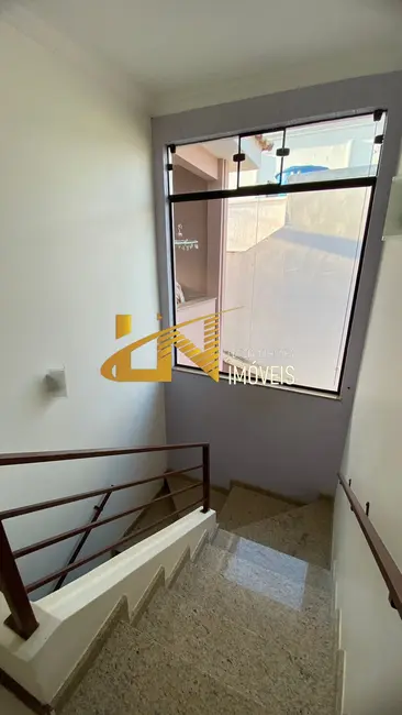 Foto 6 de Casa com 4 quartos à venda, 215m2 em Sao Lourenco - MG