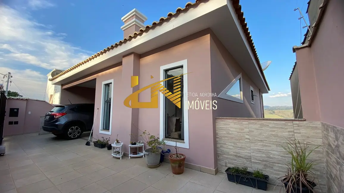 Foto 1 de Casa com 4 quartos à venda, 215m2 em Sao Lourenco - MG