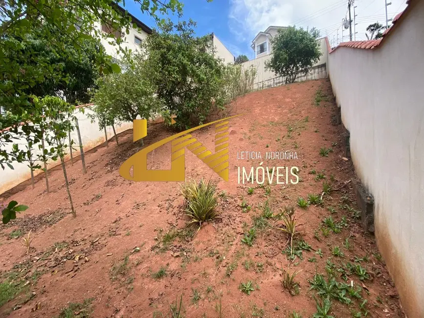 Foto 2 de Terreno / Lote à venda, 360m2 em Sao Lourenco - MG
