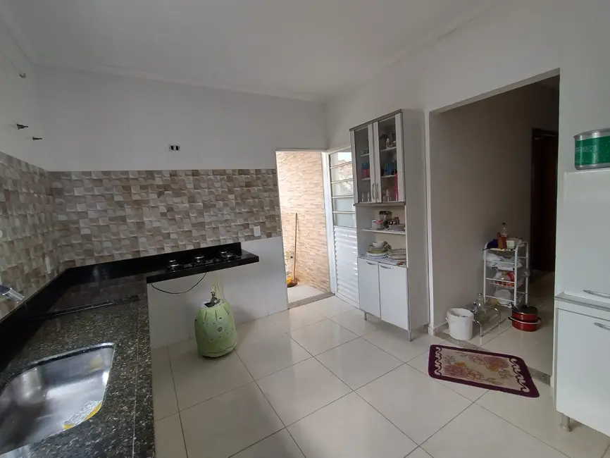 Casa com 3 quartos à venda, 80m2 em Sao Lourenco - MG - imagem 4 Foto 4 de Casa com 3 quartos à venda, 80m2 em Sao Lourenco - MG