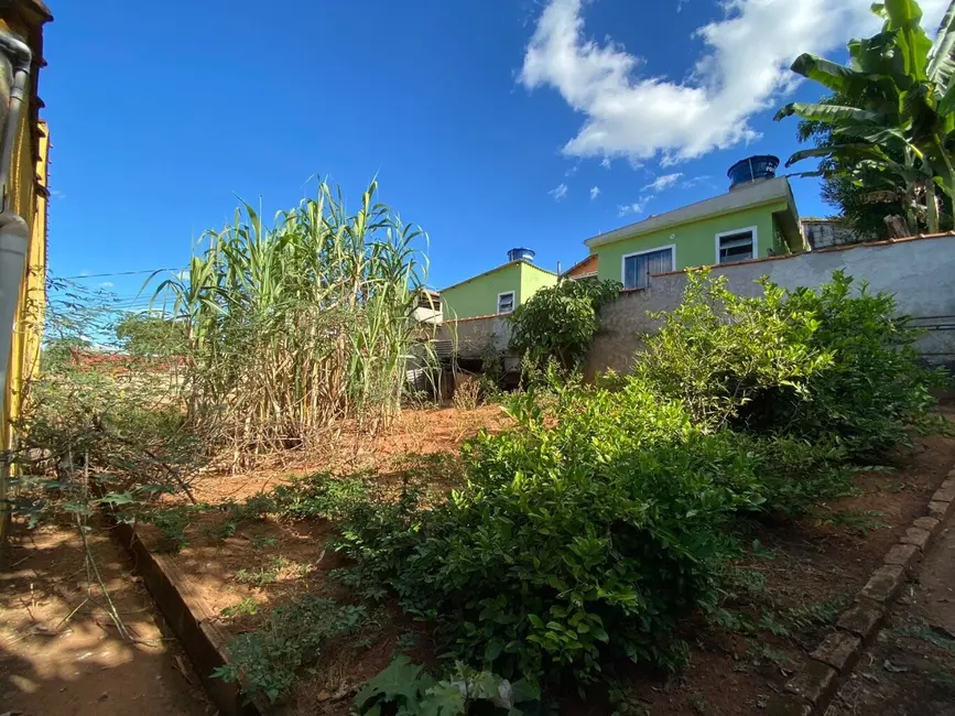 Foto 2 de Casa com 3 quartos à venda, 98m2 em Sao Lourenco - MG