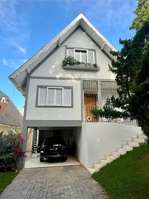 Casa com 3 quartos à venda, 110m2 em Sao Lourenco - MG - imagem 1 Foto 1 de Casa com 3 quartos à venda, 110m2 em Sao Lourenco - MG