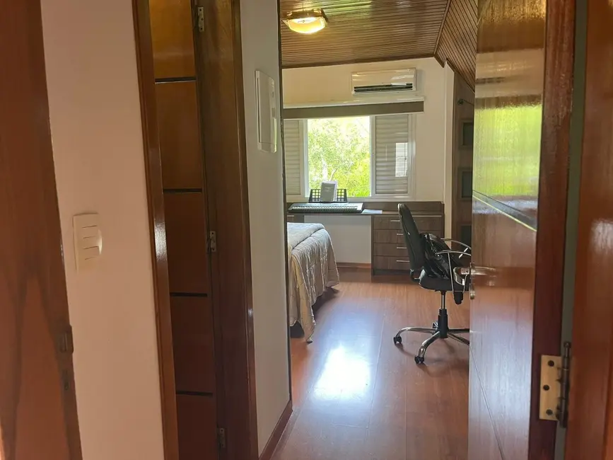 Casa com 3 quartos à venda, 110m2 em Sao Lourenco - MG - imagem 4 Foto 4 de Casa com 3 quartos à venda, 110m2 em Sao Lourenco - MG