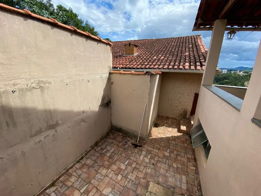 Foto 4 de Casa com 5 quartos à venda, 266m2 em Sao Lourenco - MG