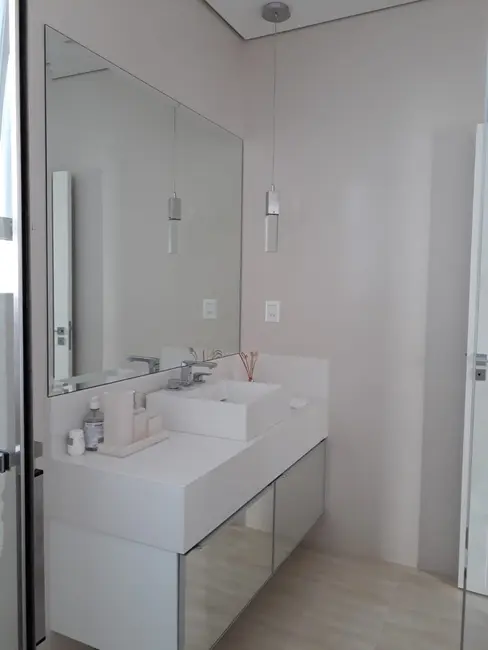 Casa com 3 quartos à venda, 390m2 em Sao Lourenco - MG - imagem 5 Foto 5 de Casa com 3 quartos à venda, 390m2 em Sao Lourenco - MG