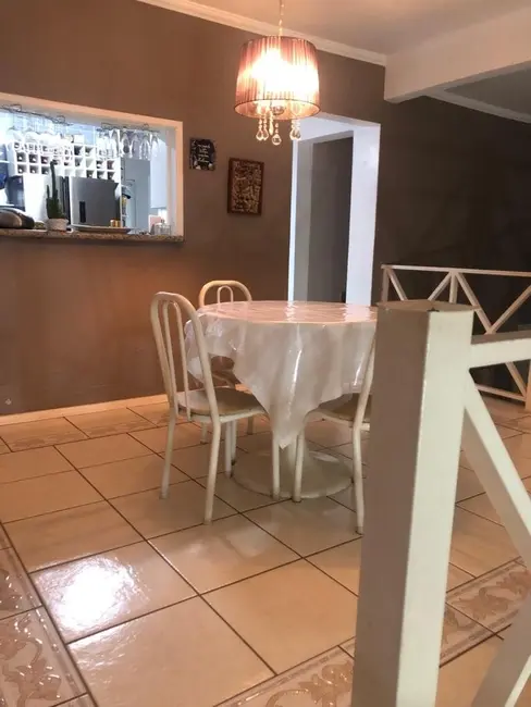 Casa com 3 quartos à venda, 214m2 em Sao Lourenco - MG - imagem 1 Foto 1 de Casa com 3 quartos à venda, 214m2 em Sao Lourenco - MG