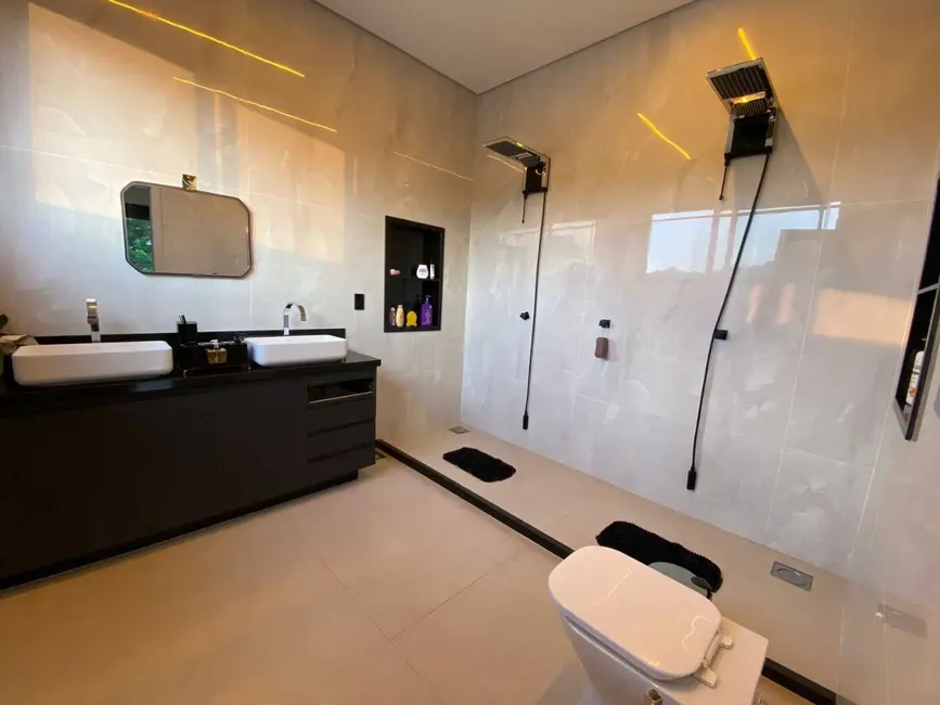 Casa com 3 quartos à venda, 420m2 em Sao Lourenco - MG - imagem 6 Foto 6 de Casa com 3 quartos à venda, 420m2 em Sao Lourenco - MG