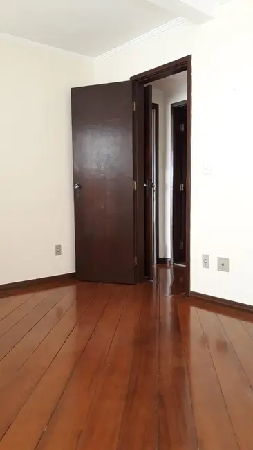 Apartamento com 3 quartos à venda, 186m2 em Sao Lourenco - MG - imagem 9 Foto 9 de Apartamento com 3 quartos à venda, 186m2 em Sao Lourenco - MG