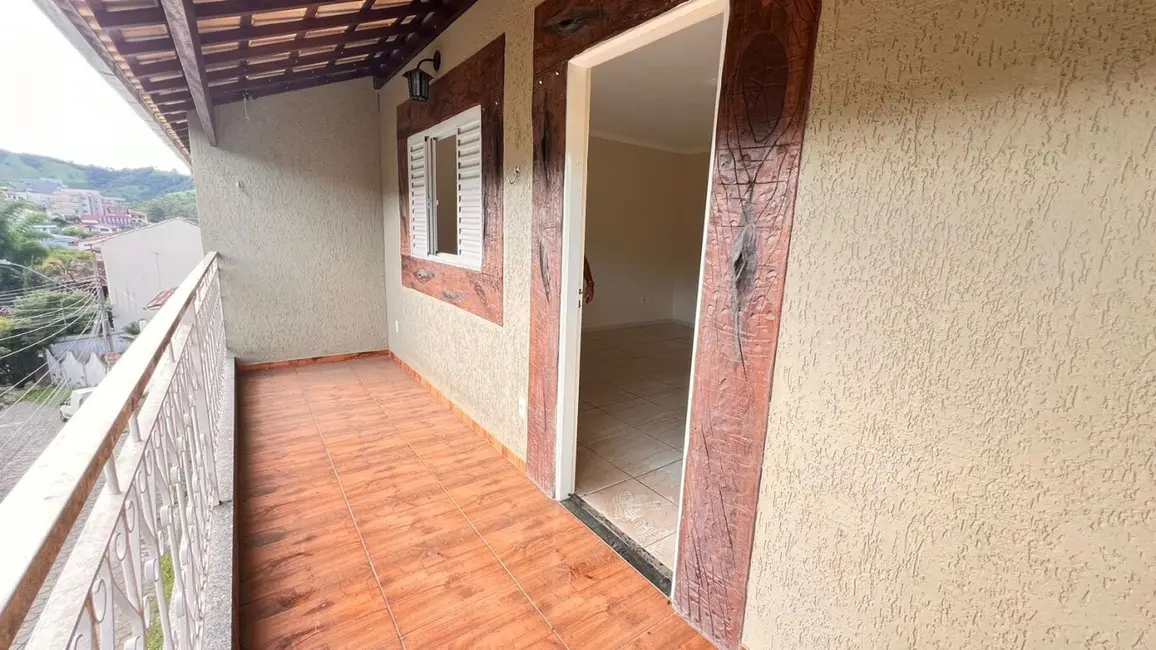 Foto 1 de Casa com 2 quartos à venda, 144m2 em Sao Lourenco - MG