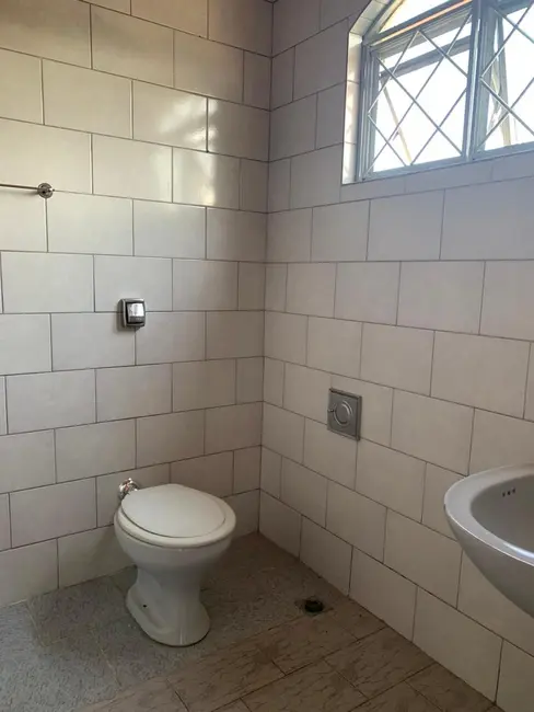 Casa com 3 quartos para alugar, 86m2 em Sao Lourenco - MG - imagem 8 Foto 8 de Casa com 3 quartos para alugar, 86m2 em Sao Lourenco - MG