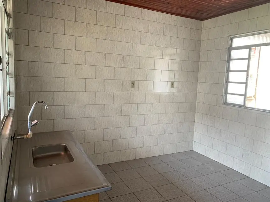 Casa com 3 quartos para alugar, 86m2 em Sao Lourenco - MG - imagem 3 Foto 3 de Casa com 3 quartos para alugar, 86m2 em Sao Lourenco - MG