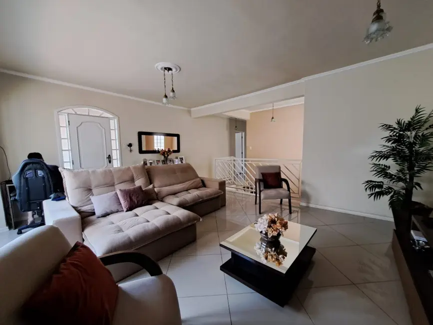 Casa com 3 quartos à venda, 212m2 em Sao Lourenco - MG - imagem 9 Foto 9 de Casa com 3 quartos à venda, 212m2 em Sao Lourenco - MG