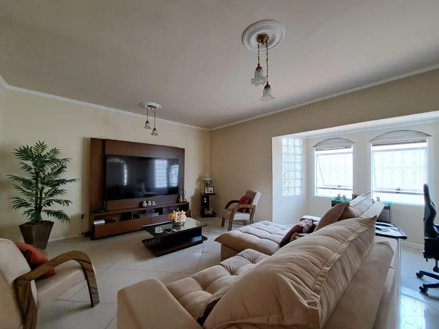 Casa com 3 quartos à venda, 212m2 em Sao Lourenco - MG - imagem 4 Foto 4 de Casa com 3 quartos à venda, 212m2 em Sao Lourenco - MG