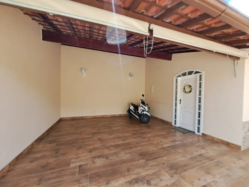 Foto 1 de Casa com 3 quartos à venda, 212m2 em Sao Lourenco - MG