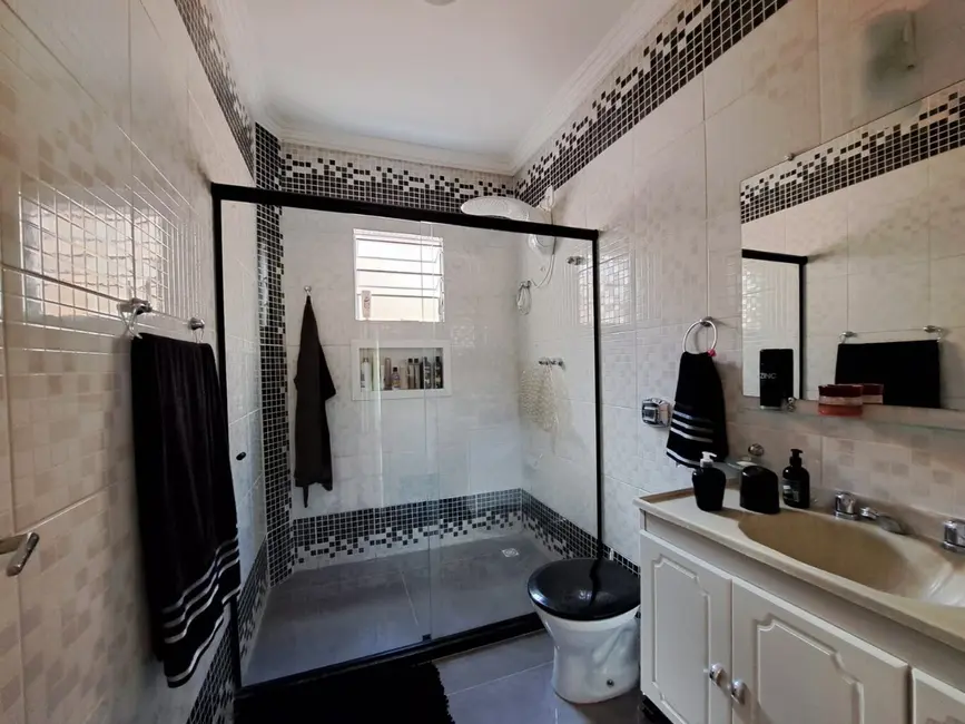 Casa com 3 quartos à venda, 212m2 em Sao Lourenco - MG - imagem 8 Foto 8 de Casa com 3 quartos à venda, 212m2 em Sao Lourenco - MG