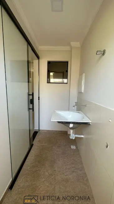 Foto 1 de Casa com 2 quartos para alugar, 71m2 em Sao Lourenco - MG