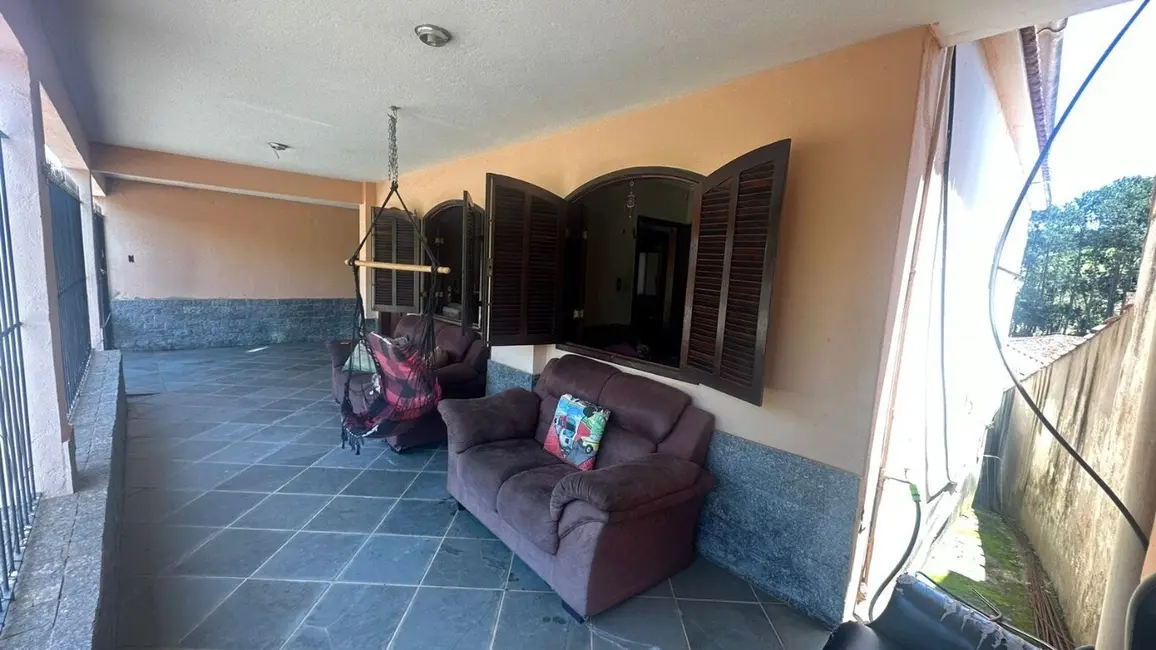 Casa com 3 quartos à venda, 160m2 em Sao Lourenco - MG - imagem 4 Foto 4 de Casa com 3 quartos à venda, 160m2 em Sao Lourenco - MG