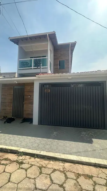 Foto 1 de Casa com 2 quartos à venda, 136m2 em Sao Lourenco - MG