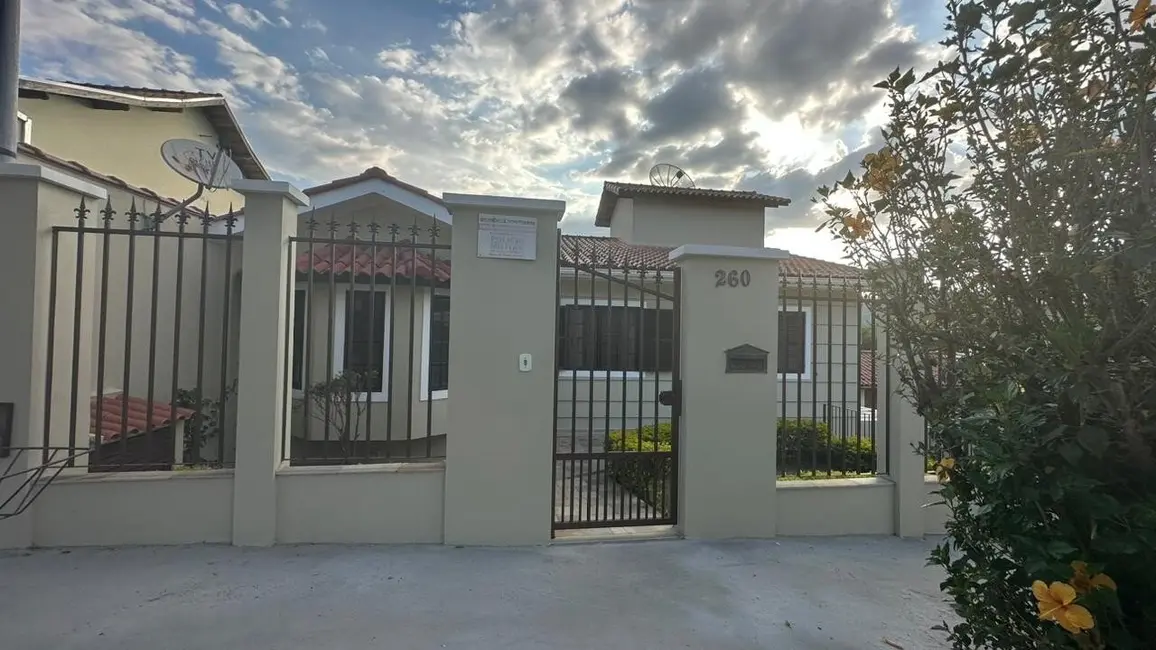 Foto 1 de Casa com 5 quartos à venda, 328m2 em Sao Lourenco - MG